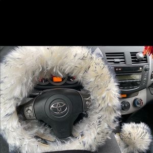 Adorable fluffy steering wheel cover